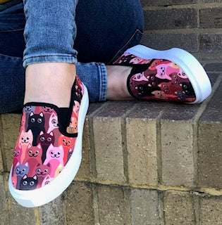 Tenis Slip On para mujer Fermín  estampado gatos