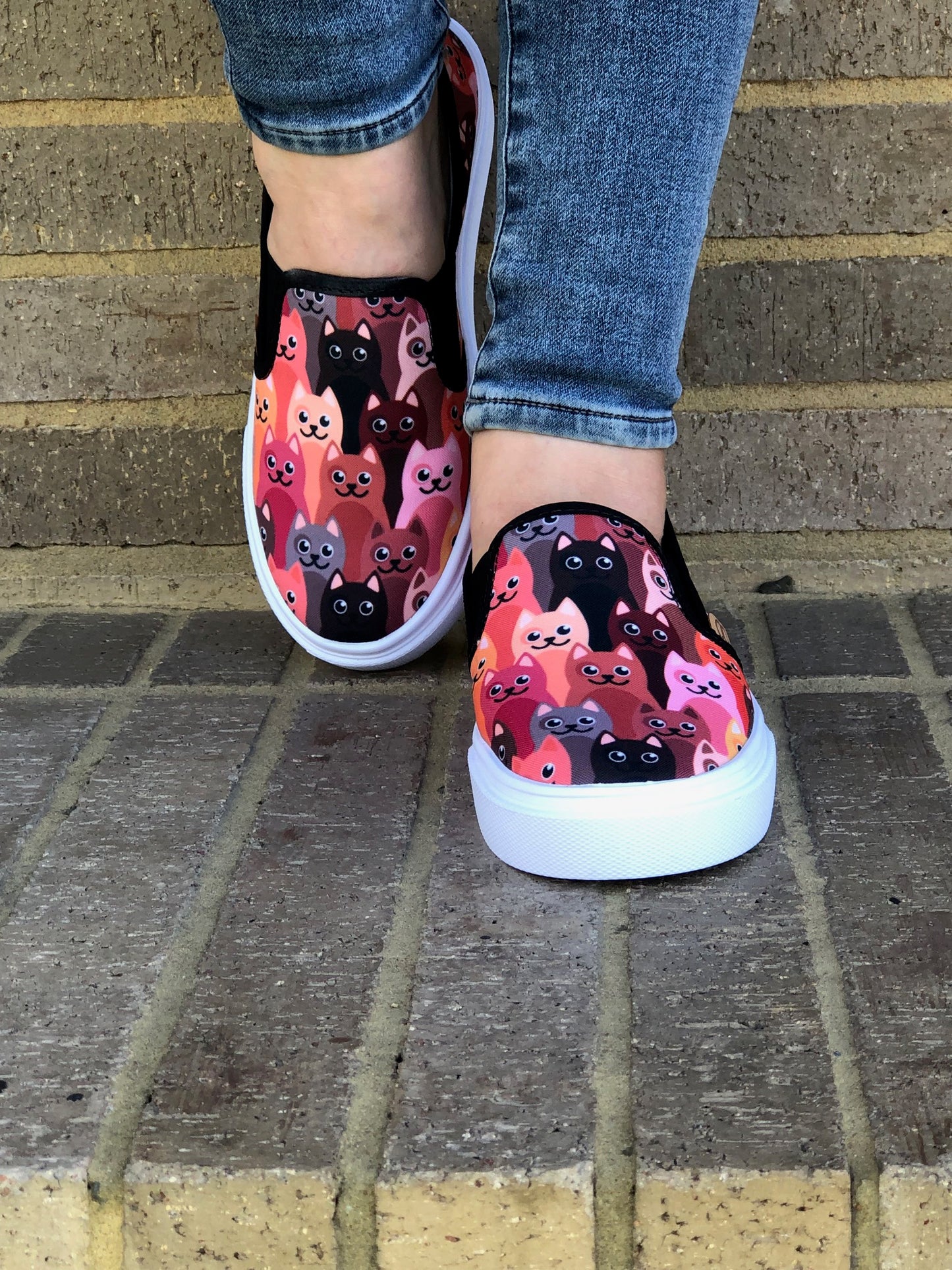 Tenis Slip On para mujer Fermín estampado gatos