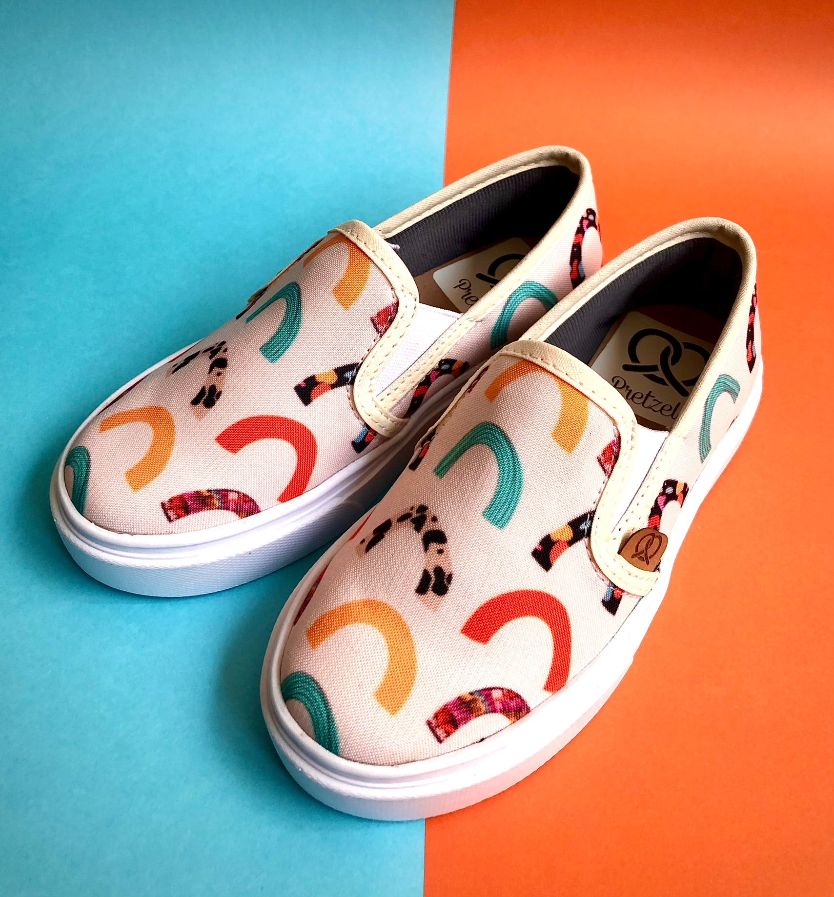 Tenis Slip On para niños Arcoiris estampado