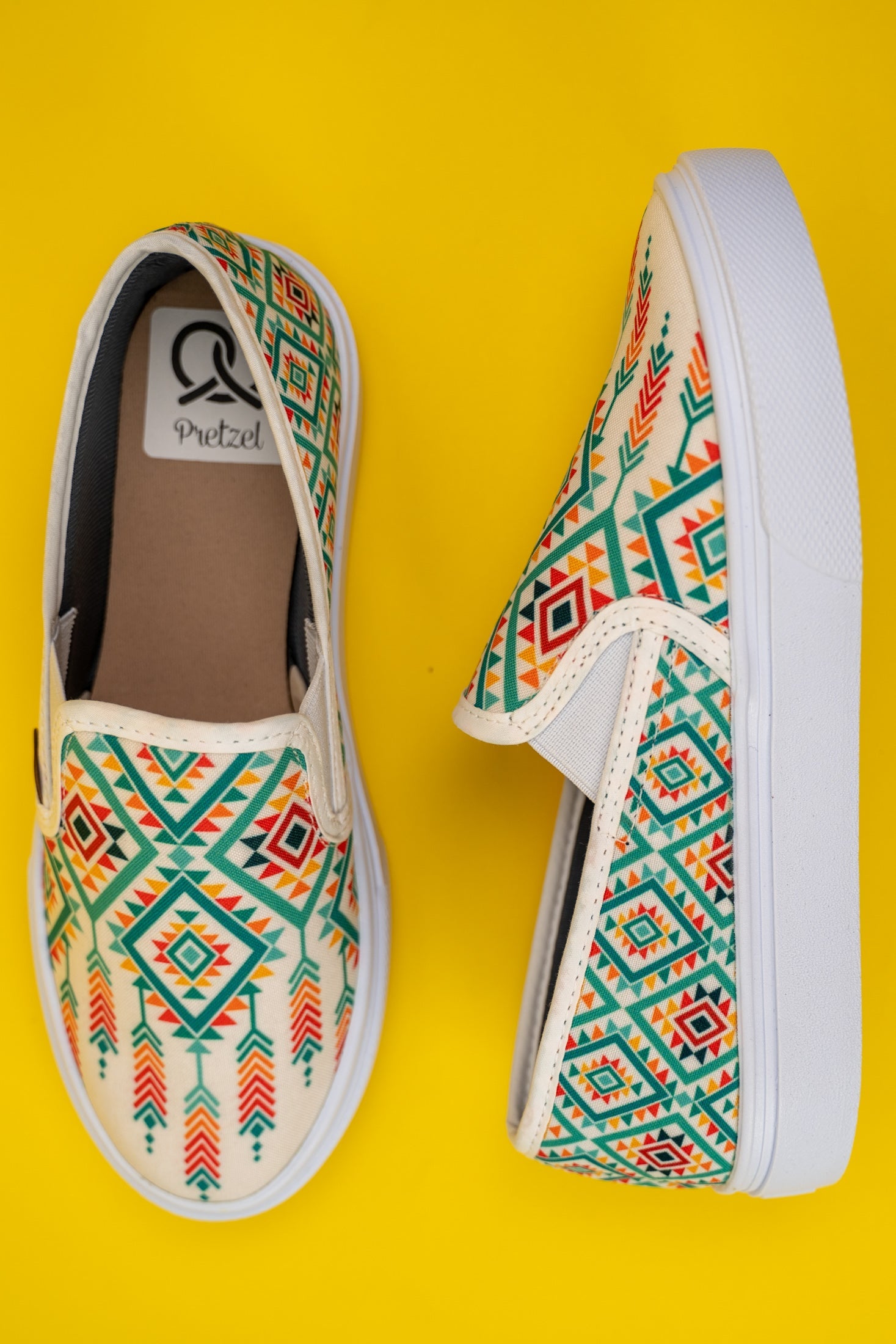 Tenis Slip On para mujer Azteca estampado
