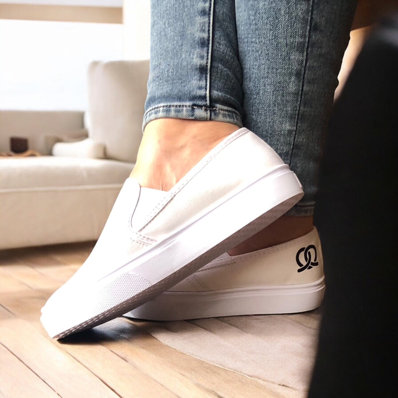 Tenis Slip On para mujer Sugar básicos Blancos